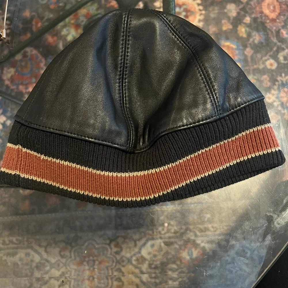 Willison Leather sleek black